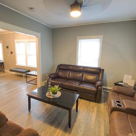 Large 6Br, 2 Bath In ไนแอการาฟอลส์ ภายนอก รูปภาพ