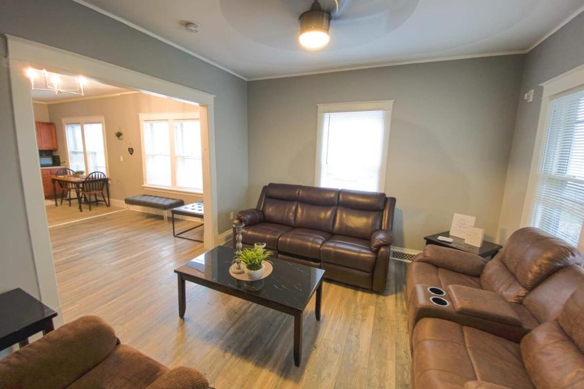 Large 6Br, 2 Bath In ไนแอการาฟอลส์ ภายนอก รูปภาพ