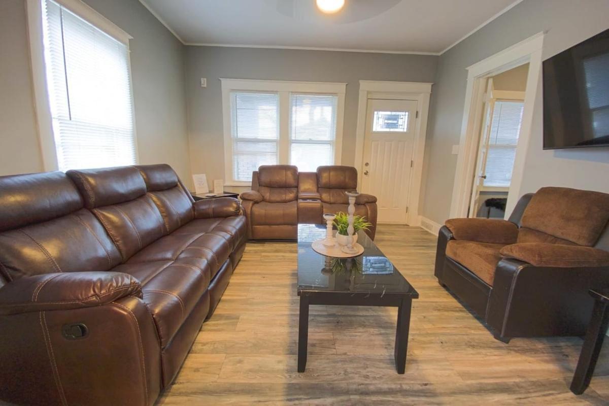Large 6Br, 2 Bath In ไนแอการาฟอลส์ ภายนอก รูปภาพ