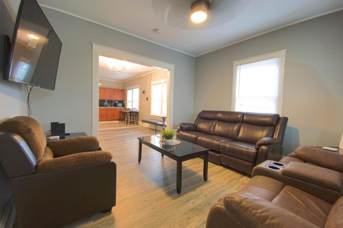 Large 6Br, 2 Bath In ไนแอการาฟอลส์ ภายนอก รูปภาพ