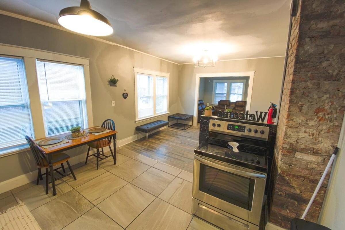 Large 6Br, 2 Bath In ไนแอการาฟอลส์ ภายนอก รูปภาพ