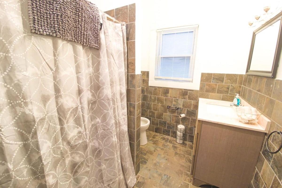 Large 6Br, 2 Bath In ไนแอการาฟอลส์ ภายนอก รูปภาพ