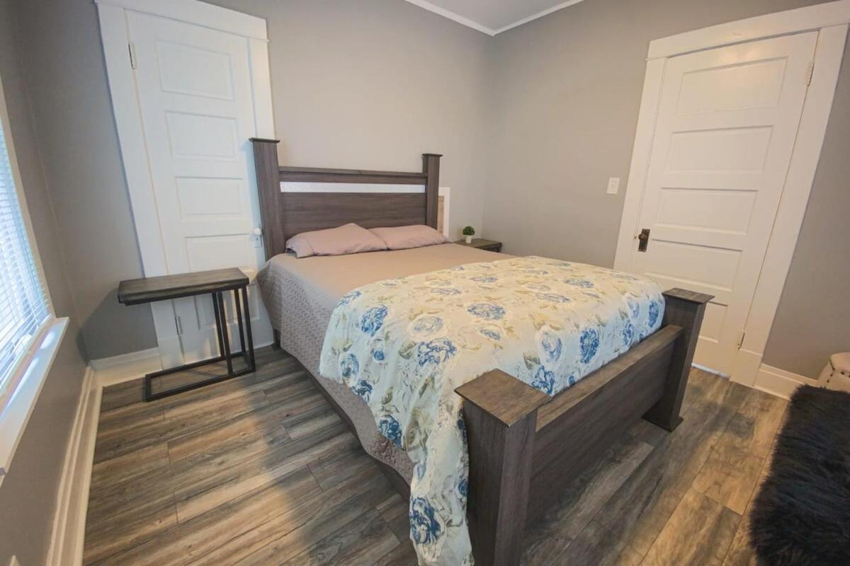 Large 6Br, 2 Bath In ไนแอการาฟอลส์ ภายนอก รูปภาพ