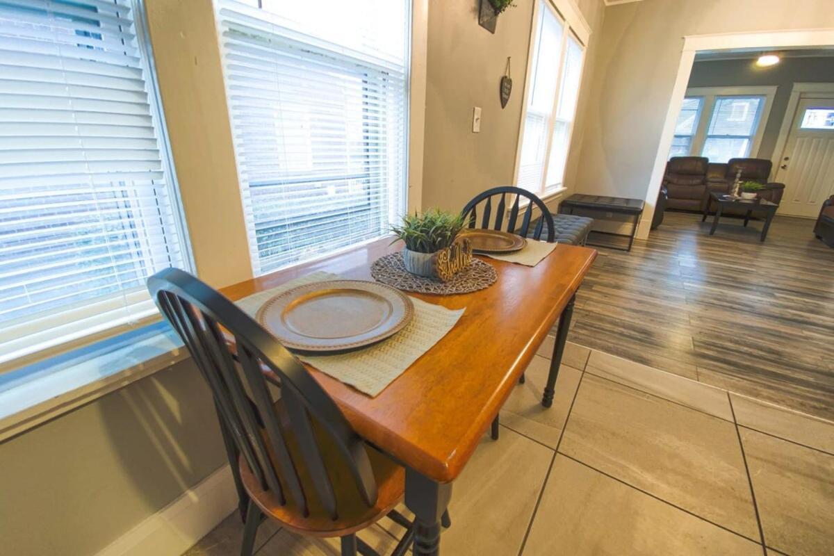 Large 6Br, 2 Bath In ไนแอการาฟอลส์ ภายนอก รูปภาพ